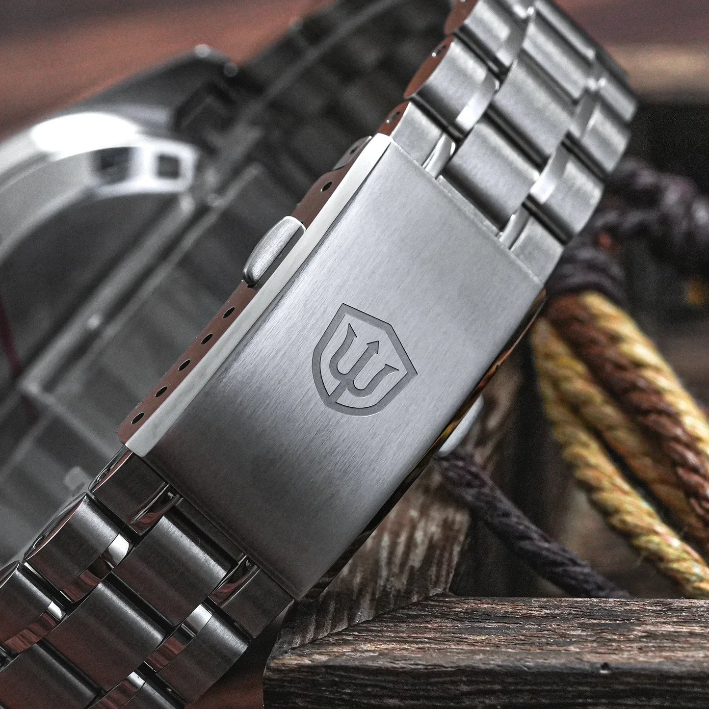 Watchdives WD1860 Watch VK63 Chronological Movement Stainless Steel Watch Sapphire AR Coating Night Light Retro Watches