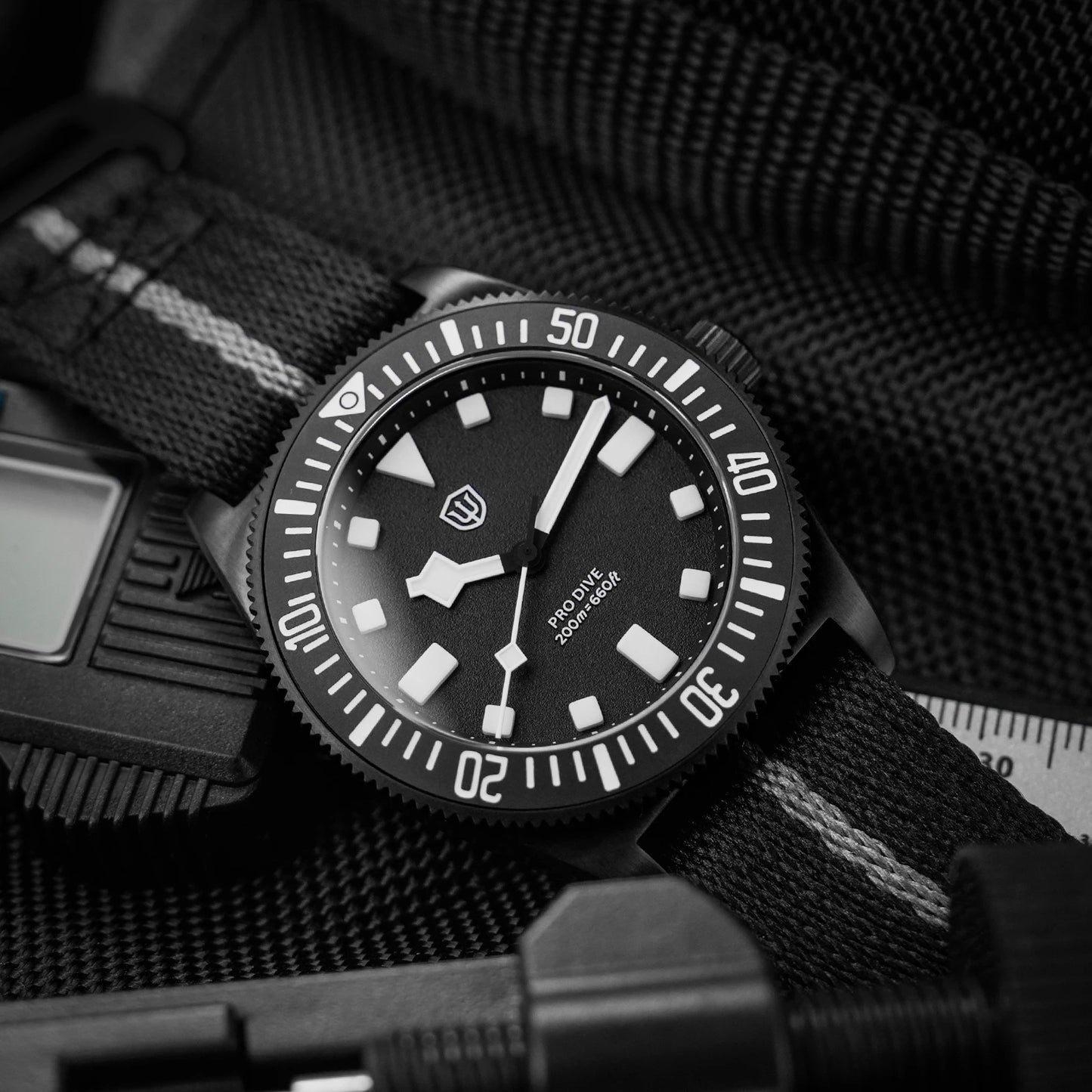 Watchdives EXD 38mm Titanium Watch Exchangeable X Design  VH31 Sweep Second Movement Quartz Watches Luminous  Waterproof  200M