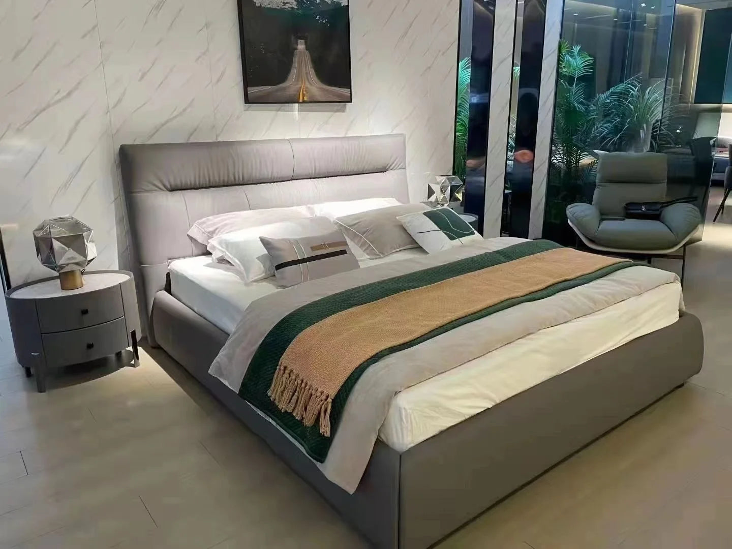 Luxury Bed King Size Wholesale Hotel Bedroom Furniture Set Luxurious Up-holstered Beds Double Fabric Modern Soft Bed