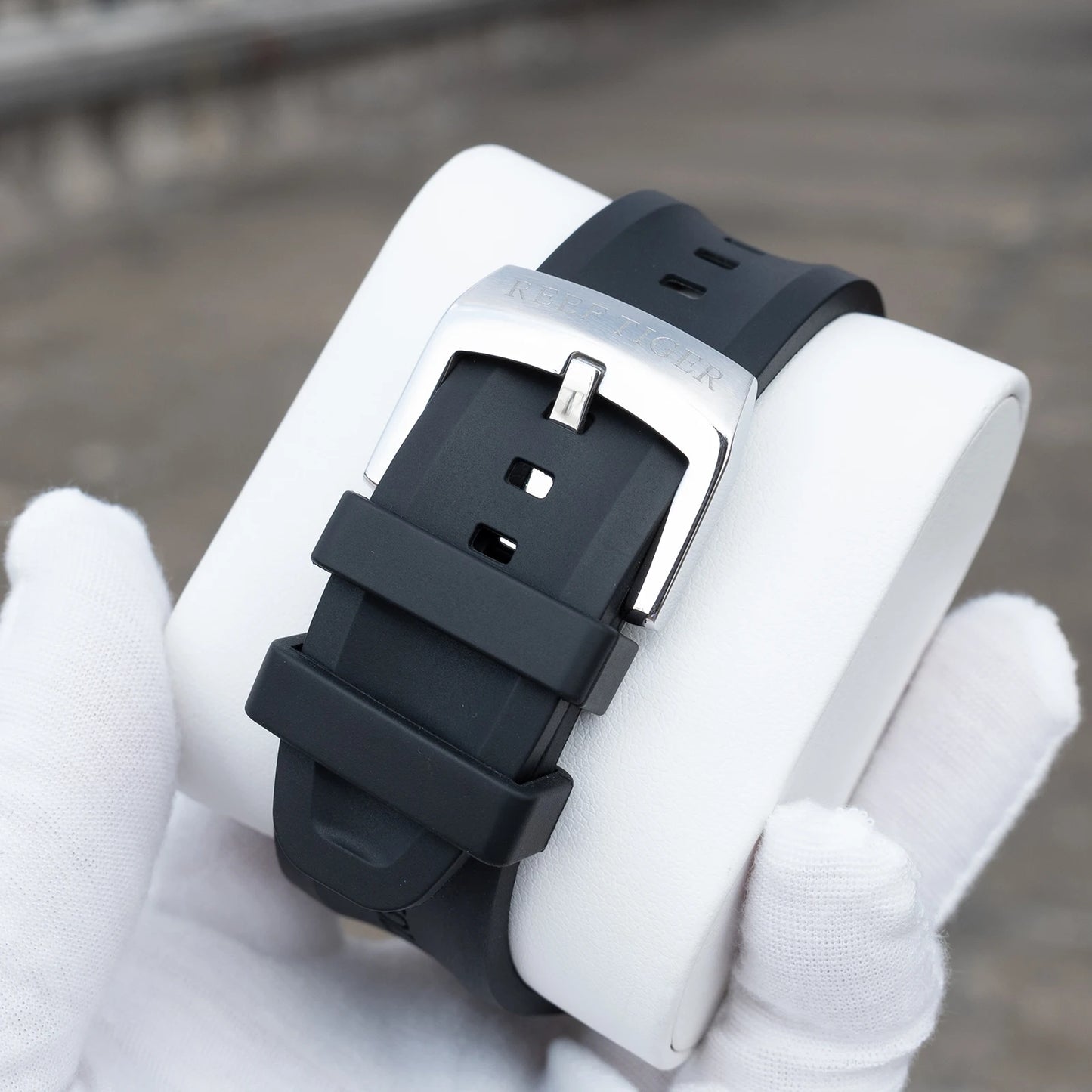 Reef Tiger Men's 316L Stainless Steel Skeleton Automatic Watch Wine Barrel Hollow Waterproof Mechanical Sport Watches RGA3069-S