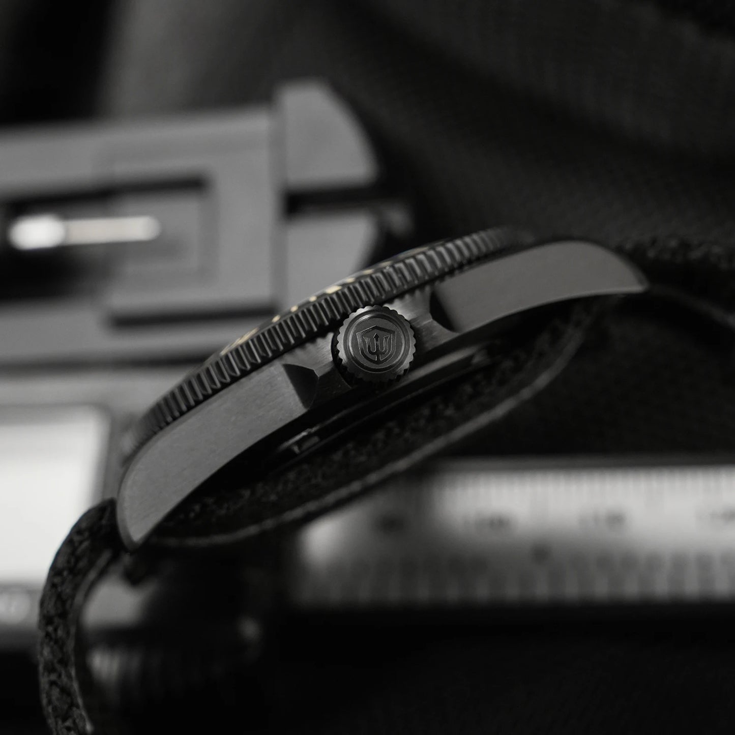 Watchdives EXD 38mm Titanium Watch Exchangeable X Design  VH31 Sweep Second Movement Quartz Watches Luminous  Waterproof  200M