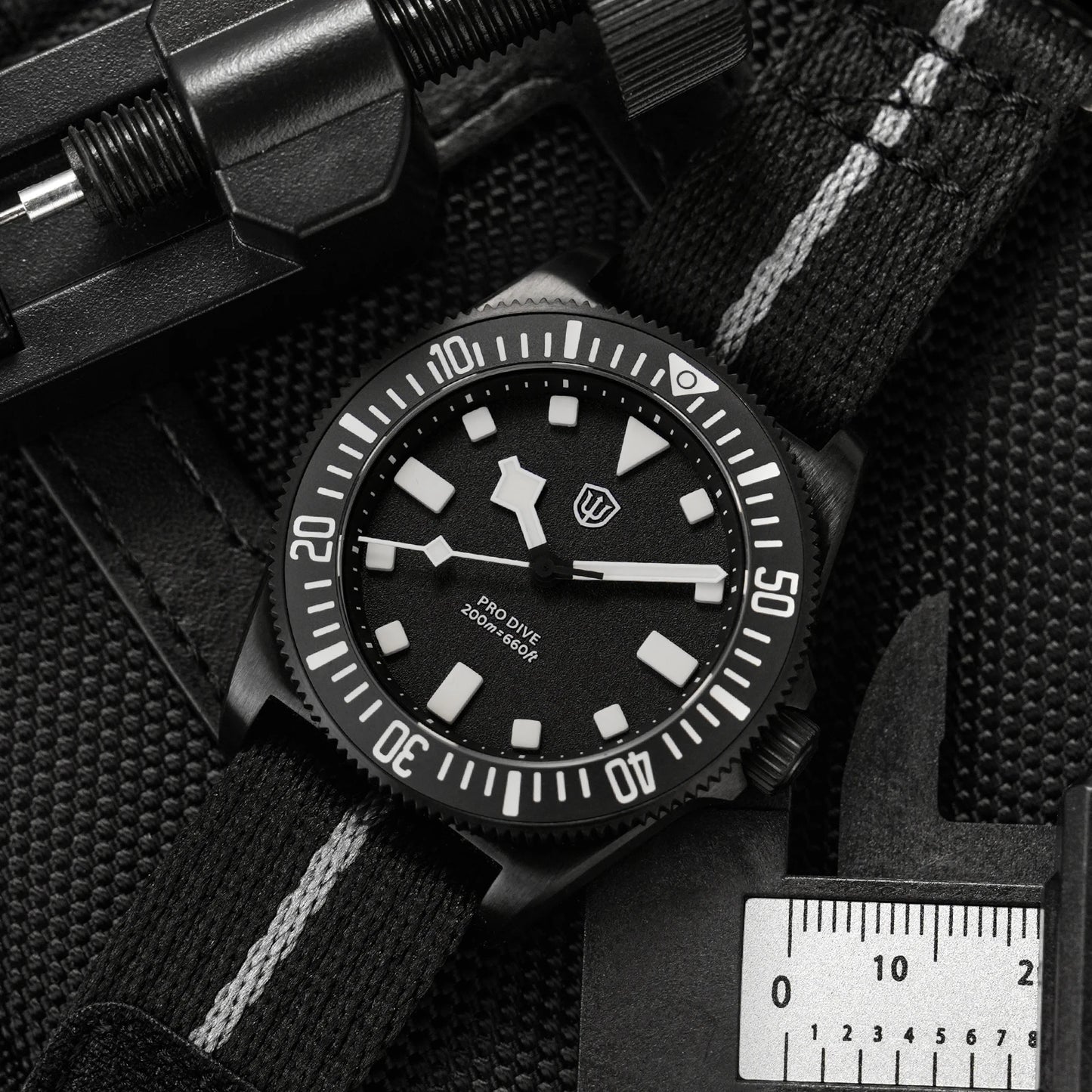 Watchdives EXD 38mm Titanium Watch Exchangeable X Design  VH31 Sweep Second Movement Quartz Watches Luminous  Waterproof  200M