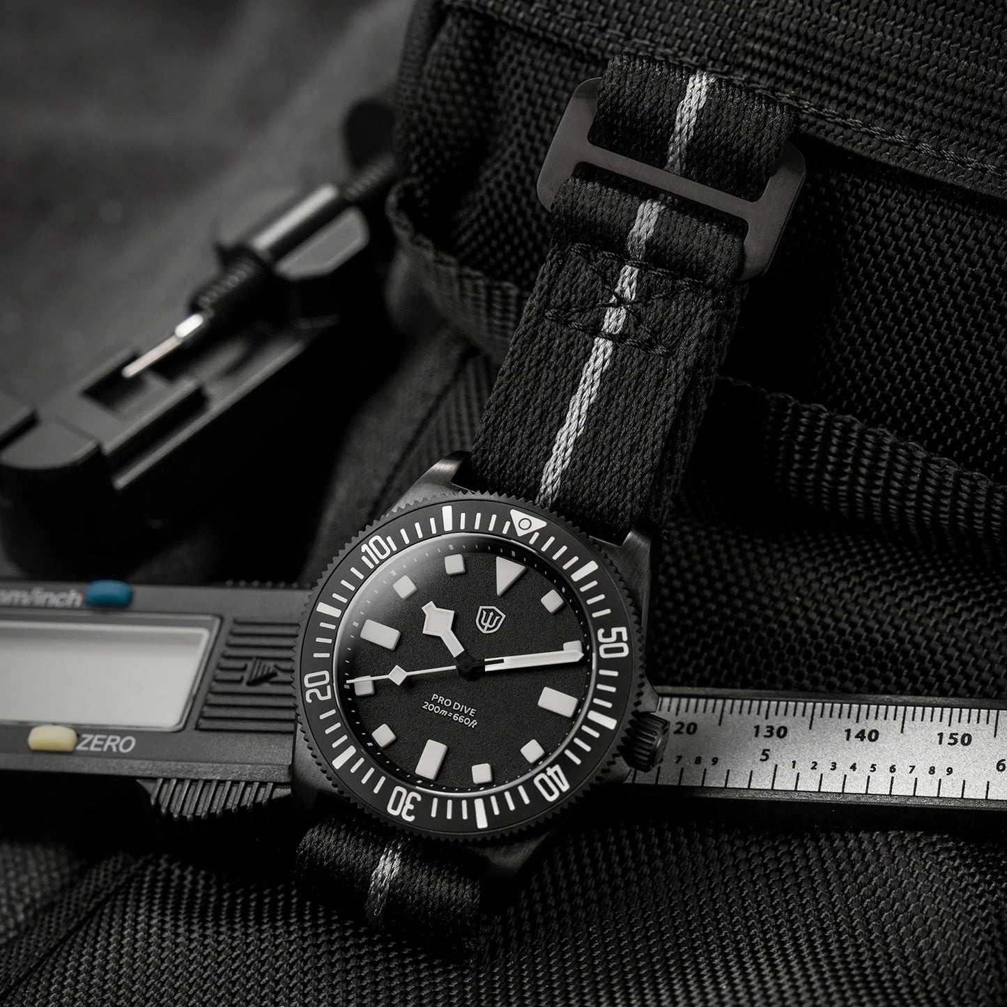 Watchdives EXD 38mm Titanium Watch Exchangeable X Design  VH31 Sweep Second Movement Quartz Watches Luminous  Waterproof  200M