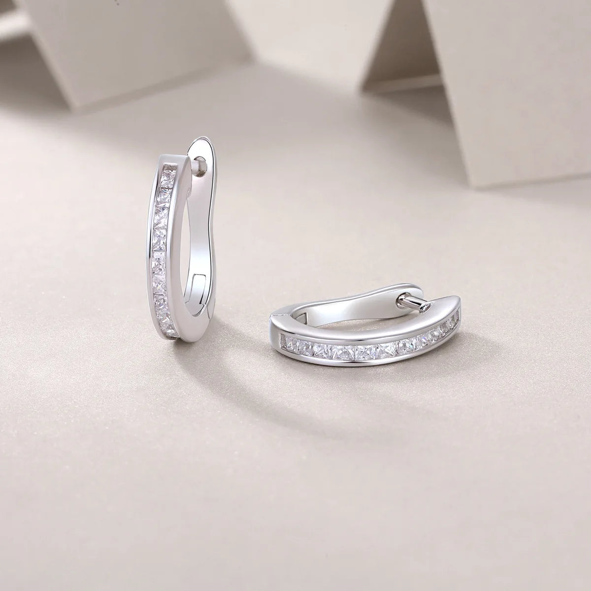 TBCYD 1MM D Color Full Moissanite Loop Hoop Earrings For Women S925 Silver 18k White Gold Plated Sparkling Ear Clip Jewelry Gift