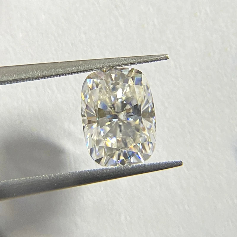 Earrings D Color Super White Moissanite Diamond Round / Oval / Pear / Radiant / Emerald / Heart / Princess / Cushion / Asscher Shape