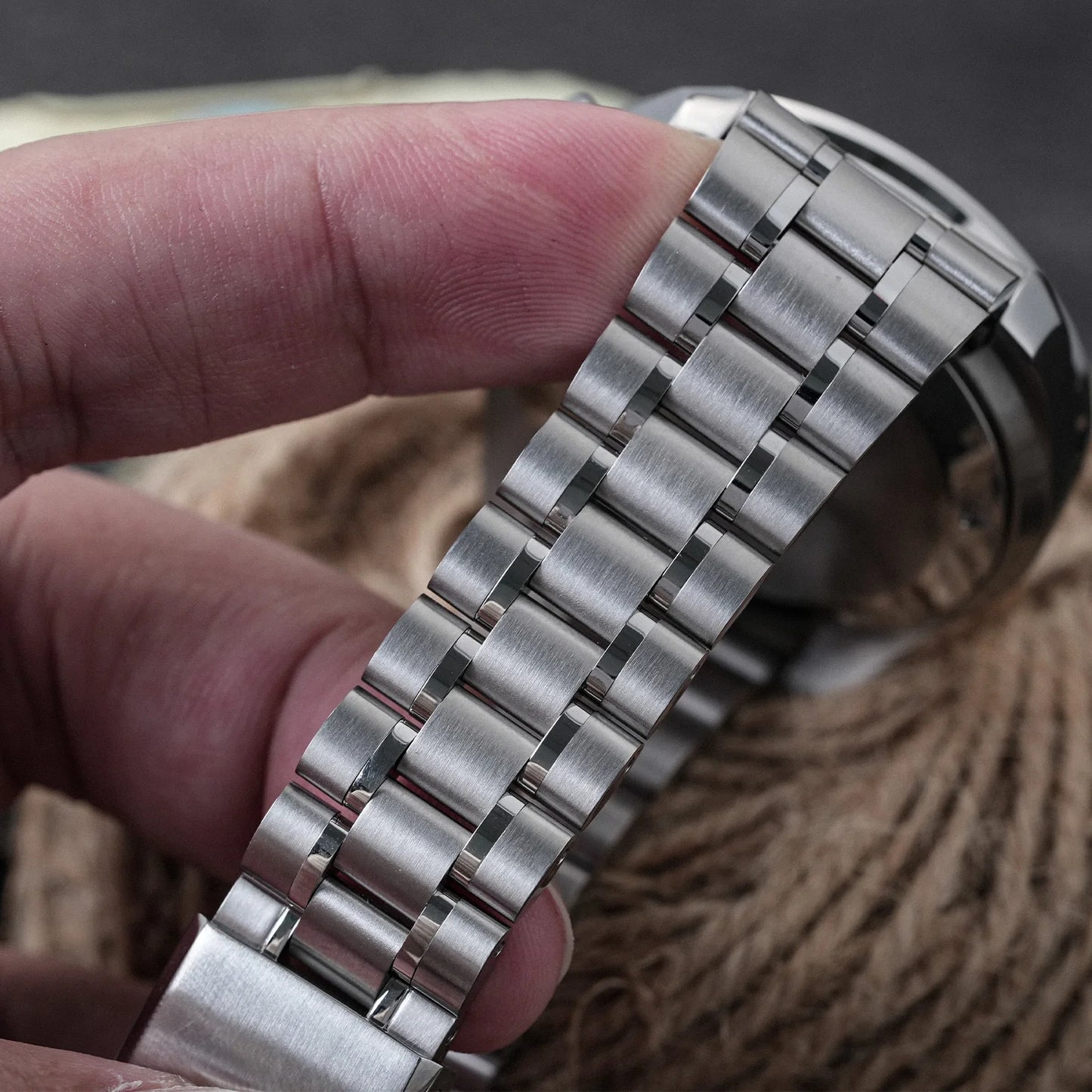 Watchdives WD1863 VK63 Quartz Chronograph Movement Bubble Sapphire Crystal 100m Waterproof Luminous 39mm Vintage Watches